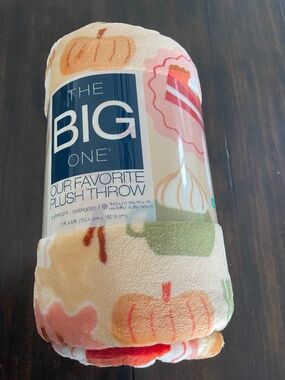 NEW The Big One Throw Pumpkin Spice, Oversized